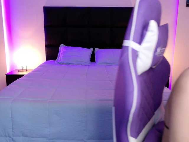 BonnyVel live webcam show