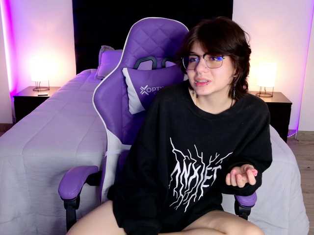 BonnyVel — live female cam