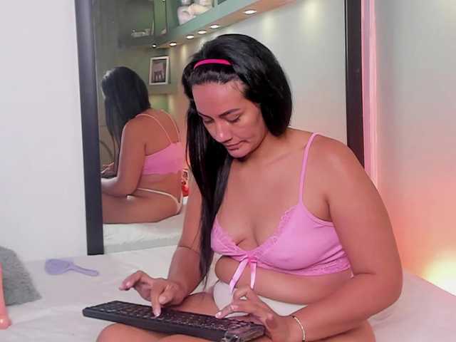 VictoriaSteele live cam on BongaCams