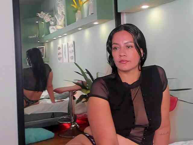Victoria_Steele webcam