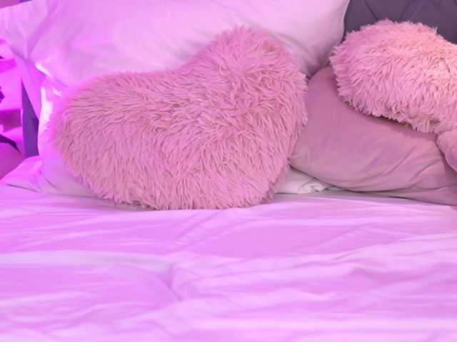 CellineHudson live cam on BongaCams