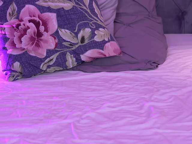 CellineHudson live cam on BongaCams