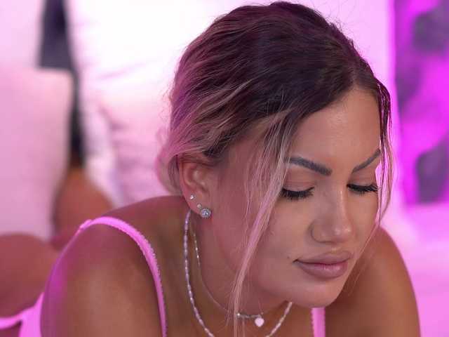 CellineHudson live cam on BongaCams