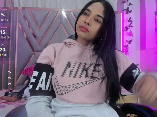 estrella-bonita live cam on BongaCams