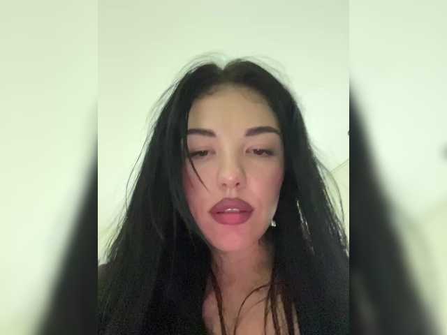Chat with MissDesire live cam