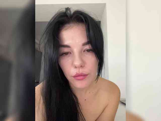 Missdesire's cam show statistics and live stream