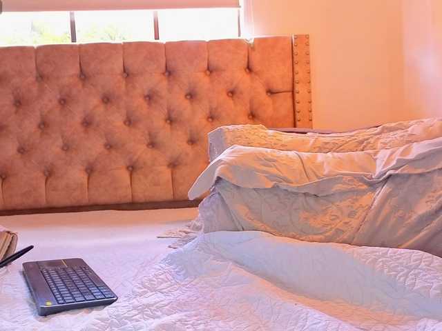 KeryHilson live cam on BongaCams