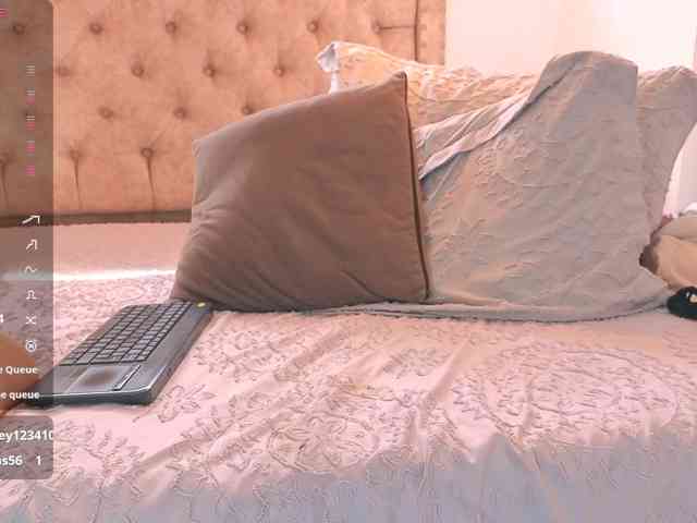KeryHilson webcam