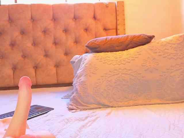 KeryHilson webcam