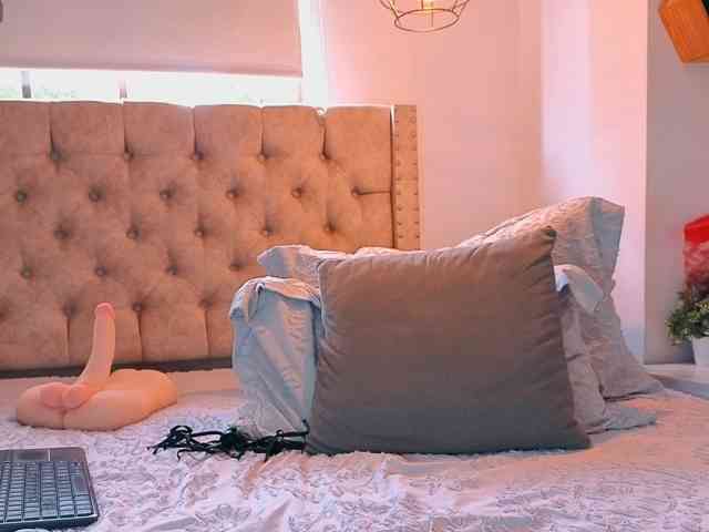 KeryHilson webcam