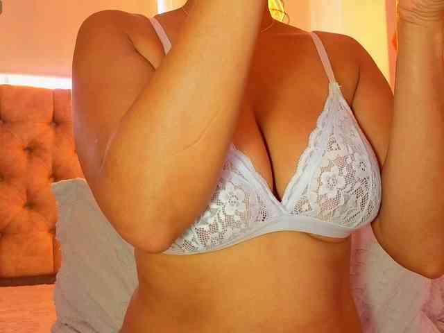 KeryHilson Live Webcam on BongaCams