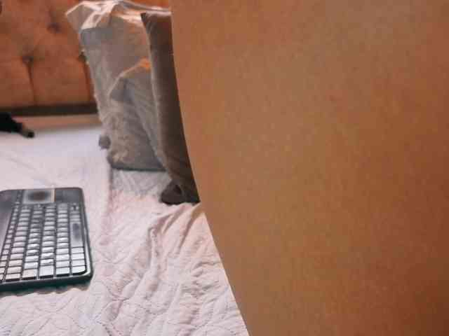 KeryHilson webcam