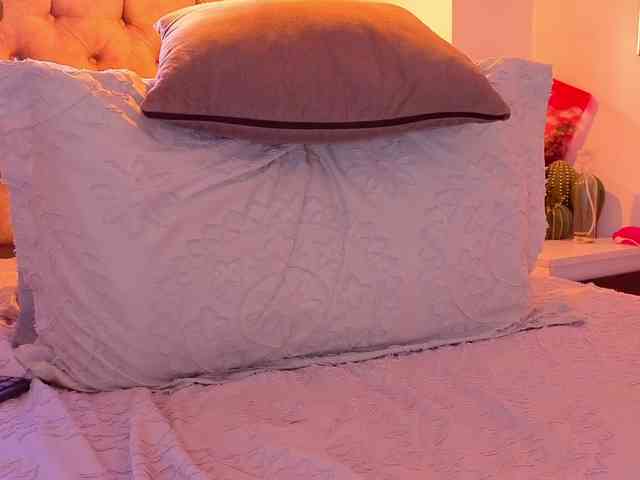 KeryHilson webcam
