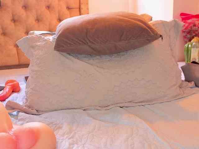 KeryHilson webcam