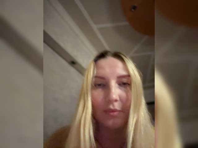 Hixan live cam on BongaCams