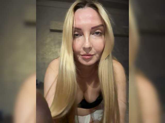 Hixan live cam on BongaCams