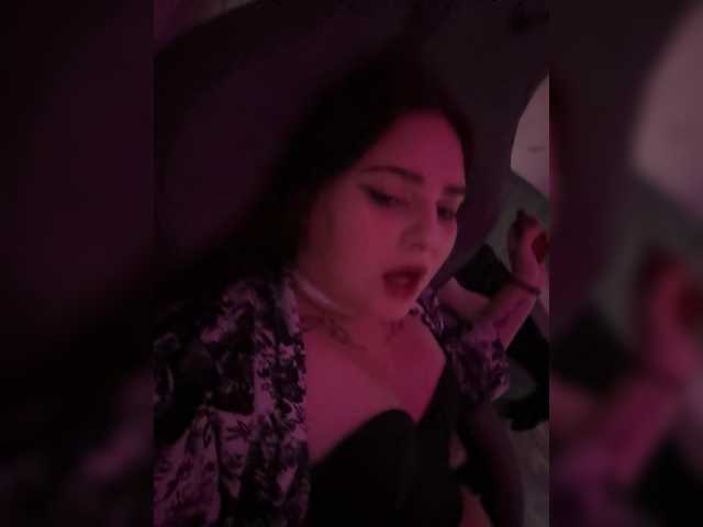 Milka611 webcam