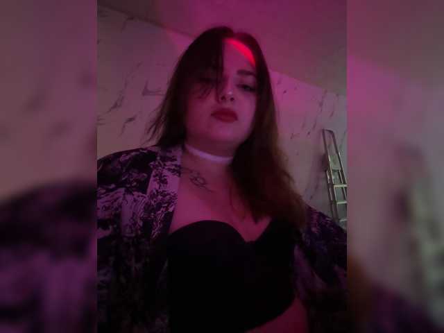 Milka611 live webcam show