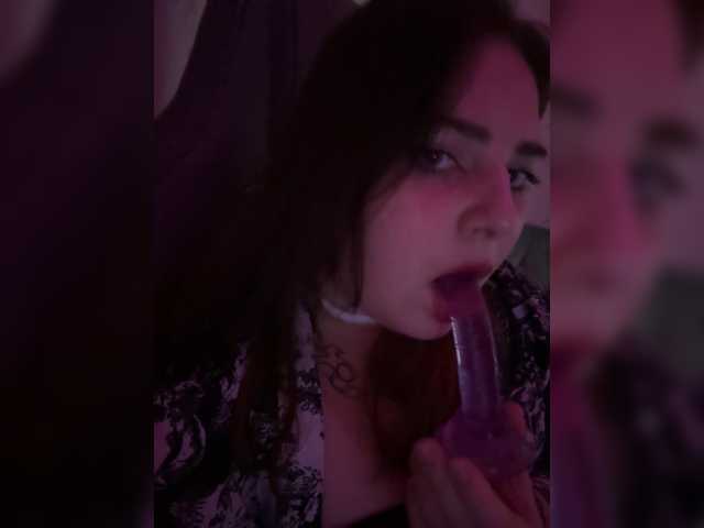 Milka611 live webcam show