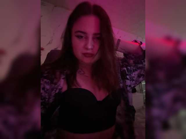 Milka611 live webcam show