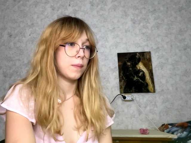 LisabethTriarsi live webcam show