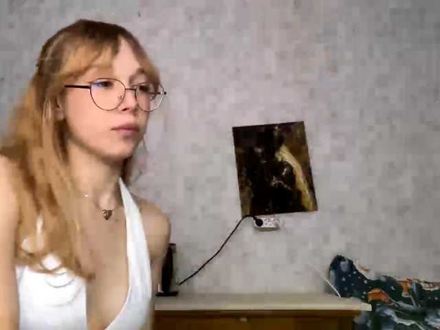 LisabethTriarsi live webcam show