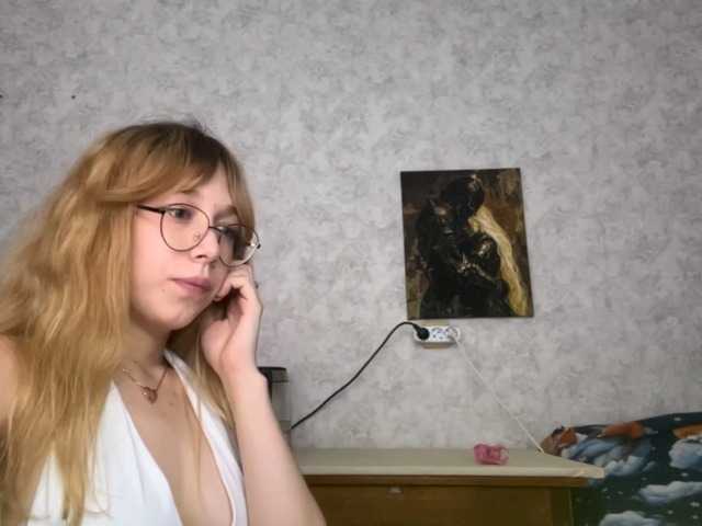 LisabethTriarsi live webcam show