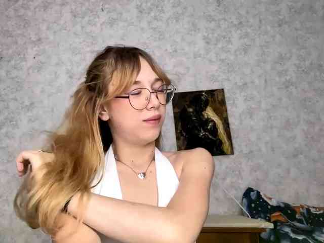 Model: LisabethTriarsi