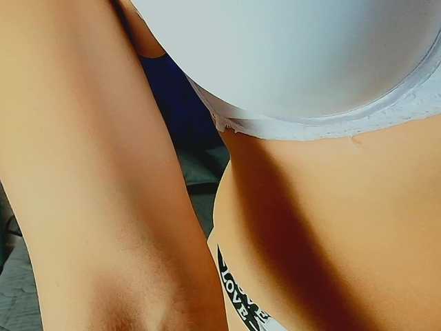 ValenttinaRosse live webcam show