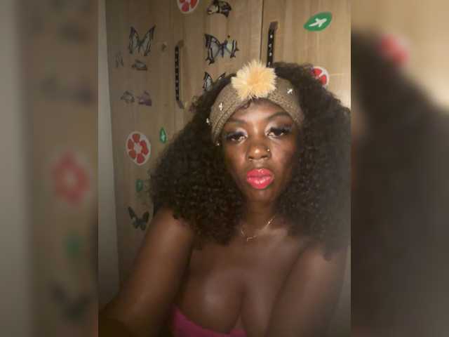 CharmingAura2 live cam on BongaCams