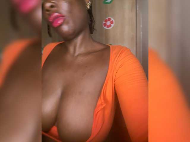 CharmingAura2 live cam on BongaCams