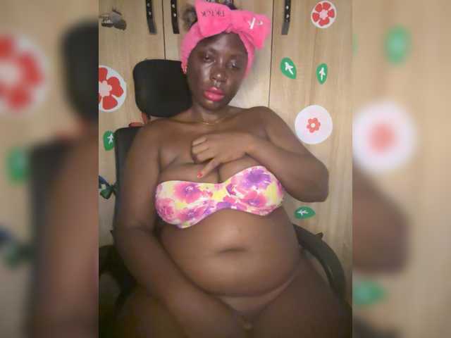 CharmingAura2 live webcam show