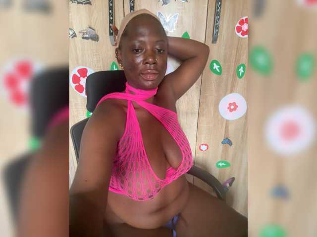 CharmingAura2 live cam on BongaCams