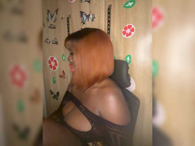 CharmingAura2 live cam on BongaCams