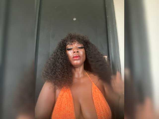 CharmingAura2 live cam preview