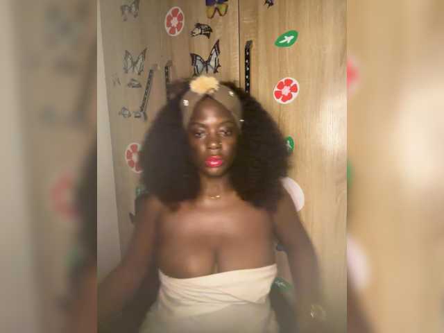 CharmingAura2 live cam on BongaCams
