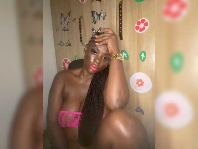 CharmingAura2 live cam on BongaCams