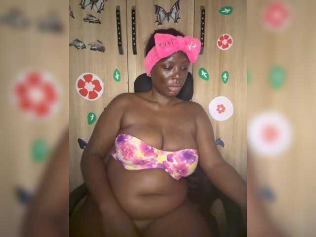 CharmingAura2 live webcam show