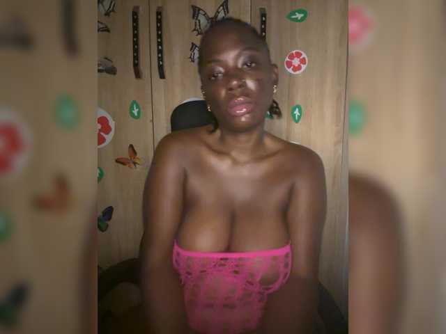 CharmingAura2 live cam on BongaCams