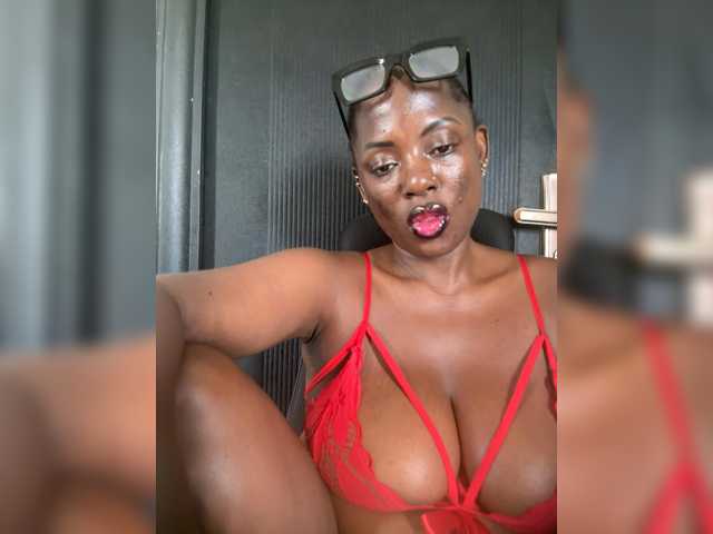 CharmingAura2 live cam on BongaCams