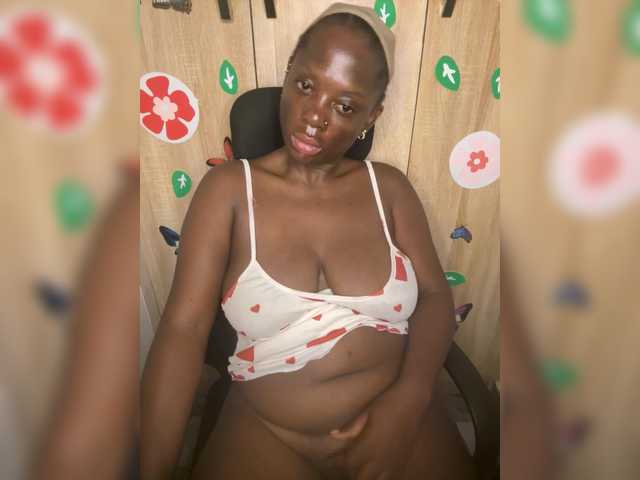 CharmingAura2 live cam on BongaCams
