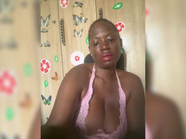 CharmingAura2 live cam on BongaCams