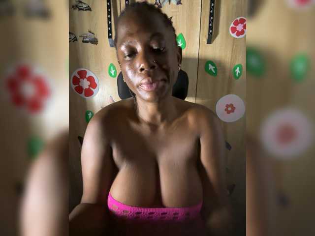 CharmingAura2 live cam on BongaCams