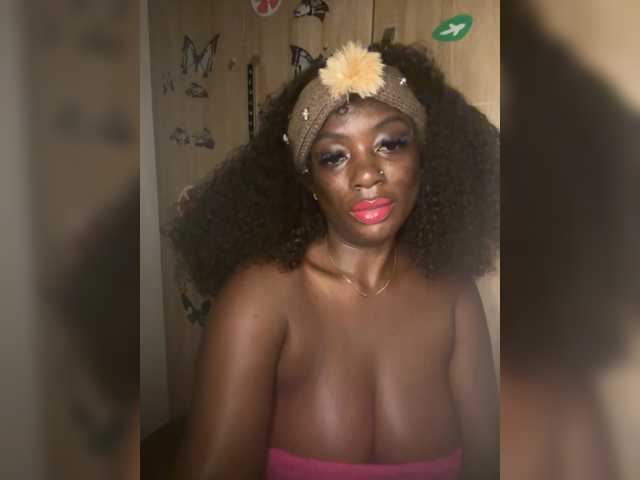 CharmingAura2 live cam on BongaCams