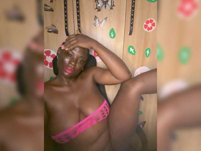 CharmingAura2 live cam on BongaCams
