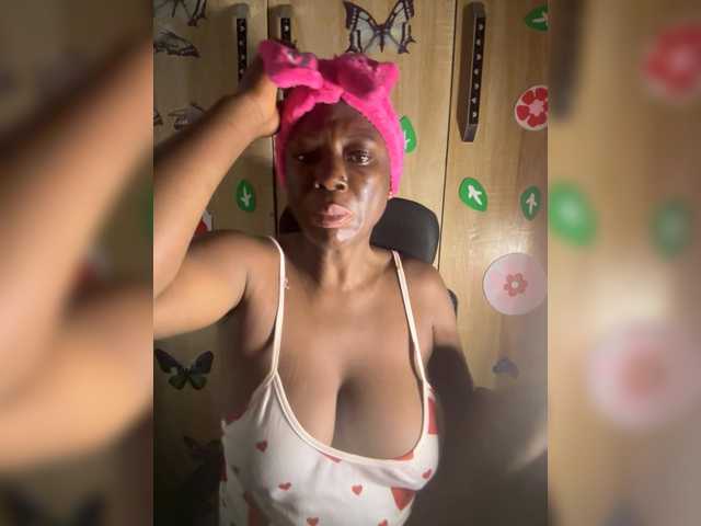 CharmingAura2 live cam on BongaCams