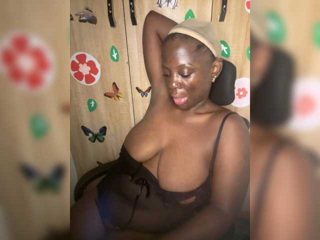 CharmingAura2 live cam on BongaCams