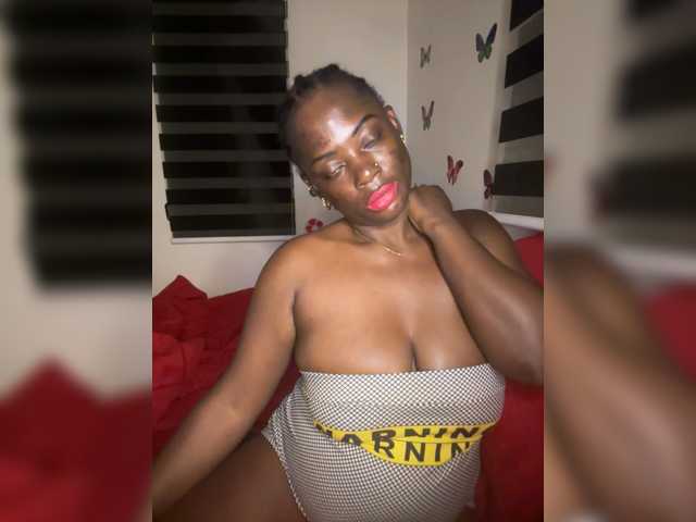 CharmingAura2 live cam on BongaCams