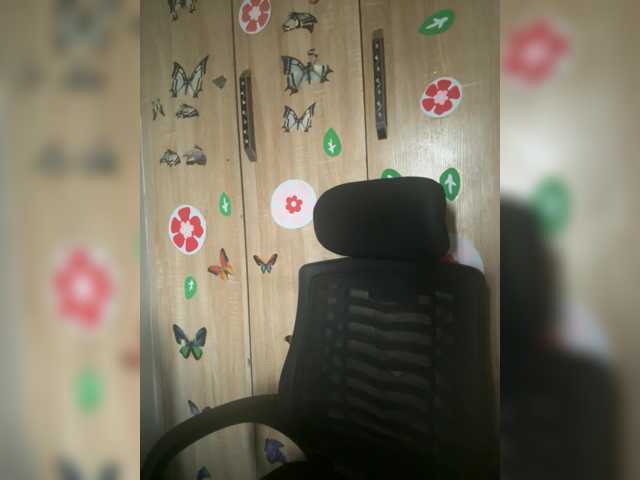Charmingaura2 live cam