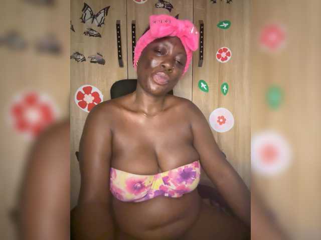 CharmingAura2 live webcam show
